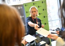 VDU įvyko „Jungtys: Karjeros diena“ – studentus ir mokinius subūręs renginys atvėrė duris į darbo pasaulį