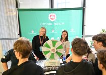 VDU įvyko „Jungtys: Karjeros diena“ – studentus ir mokinius subūręs renginys atvėrė duris į darbo pasaulį
