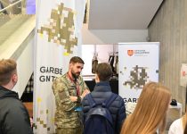 VDU įvyko „Jungtys: Karjeros diena“ – studentus ir mokinius subūręs renginys atvėrė duris į darbo pasaulį