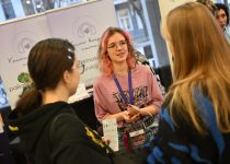 VDU įvyko „Jungtys: Karjeros diena“ – studentus ir mokinius subūręs renginys atvėrė duris į darbo pasaulį