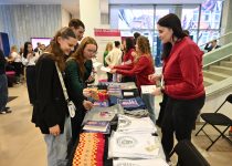 VDU įvyko „Jungtys: Karjeros diena“ – studentus ir mokinius subūręs renginys atvėrė duris į darbo pasaulį